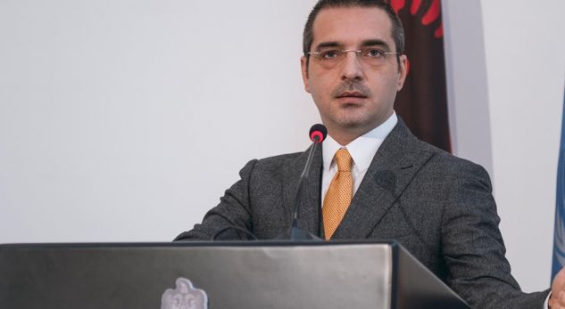 Reagim i fortë i Palokës për patentat e Saimir Tahirit