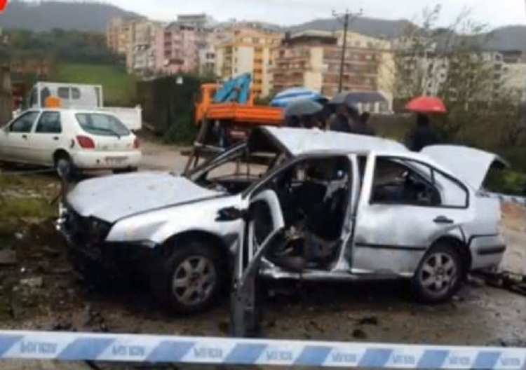 Hidhet në erë me eksploziv makina në Tiranë
