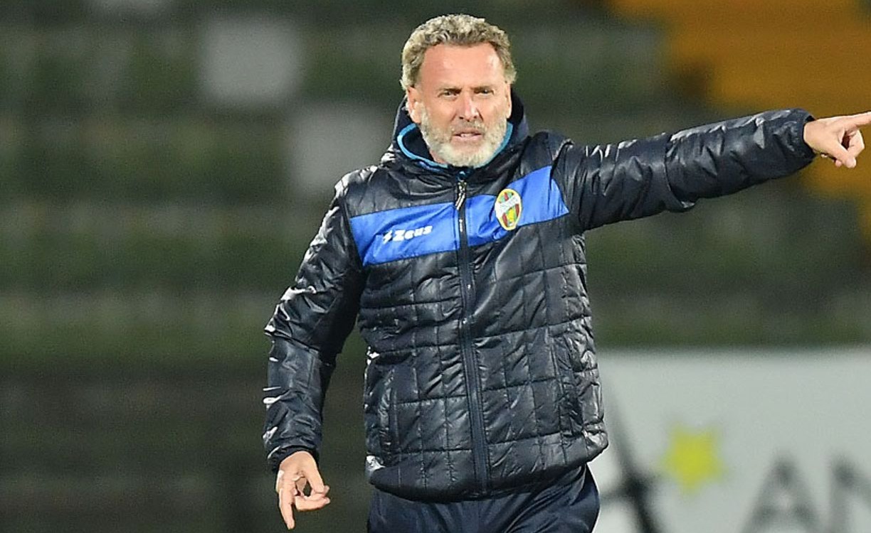 Trajneri i Ternanas: Italinë e mori me shkelma një skuadër refugjatësh