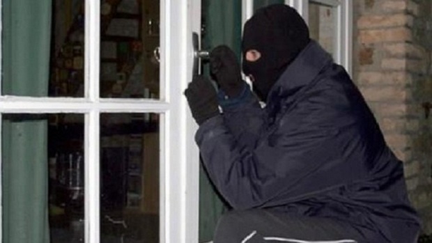 Denoncimi/ Vjedhje masive makinash e banesash në Durrës, Lushnje e Sarandë