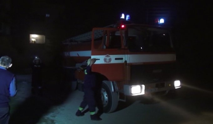 Shkrumbohet qëllimisht furgoni