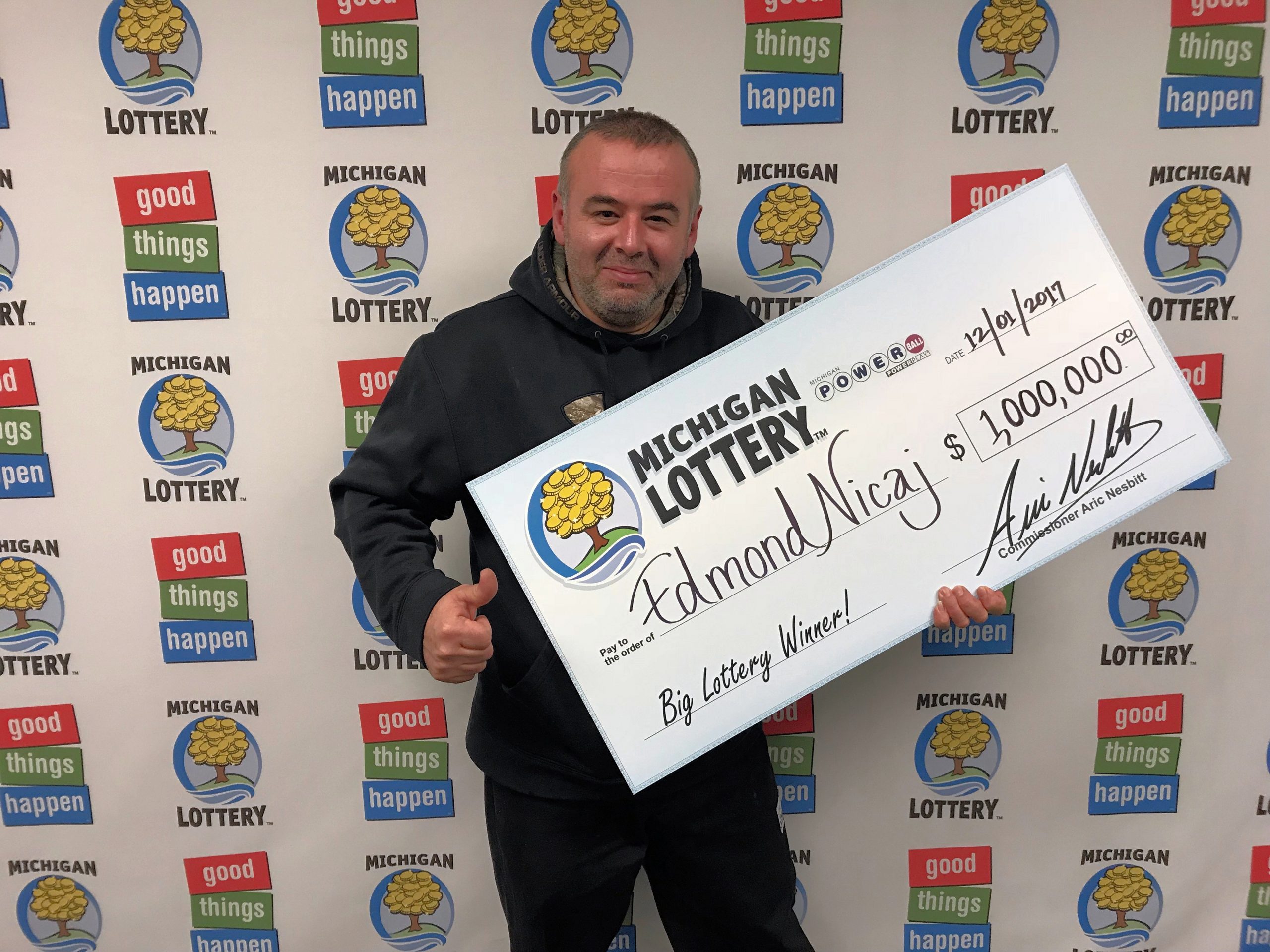 Shqiptari fiton Lotarinë në Amerikë, bëhet milioner me biletën 1 dollarëshe