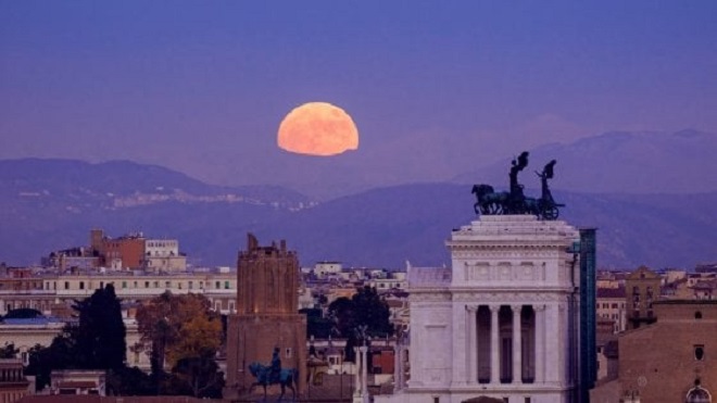 Të gjithë sot me sytë nga qielli për të parë Superhënën (FOTO)