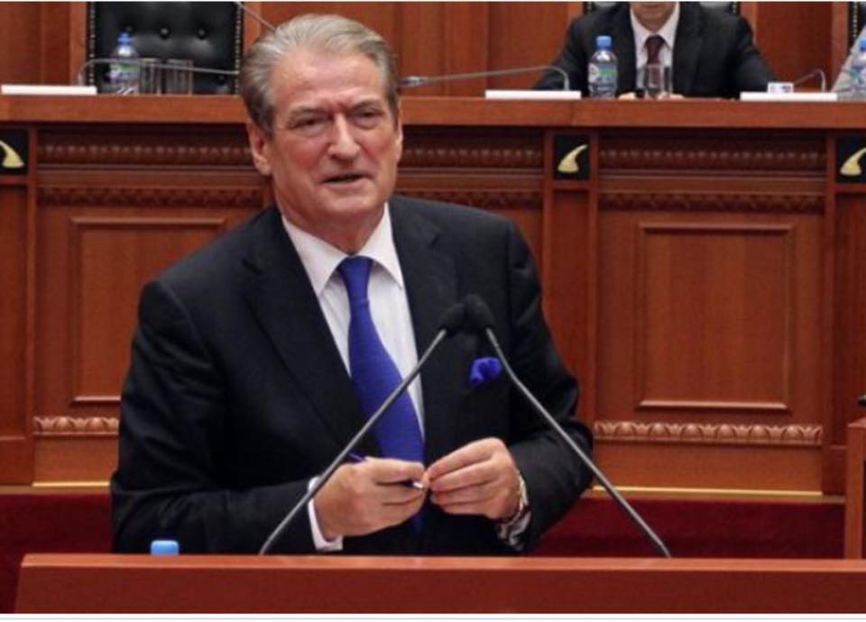 Berisha zbulon emrin e policit që dekonspiroi operacionin për të kapur Klement Balilin