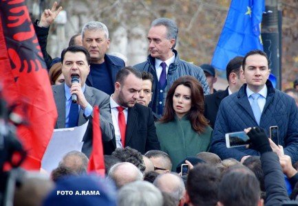PD e LSI, protesta pas Vitit të Ri, Basha nuk përjashton djegien e mandateve