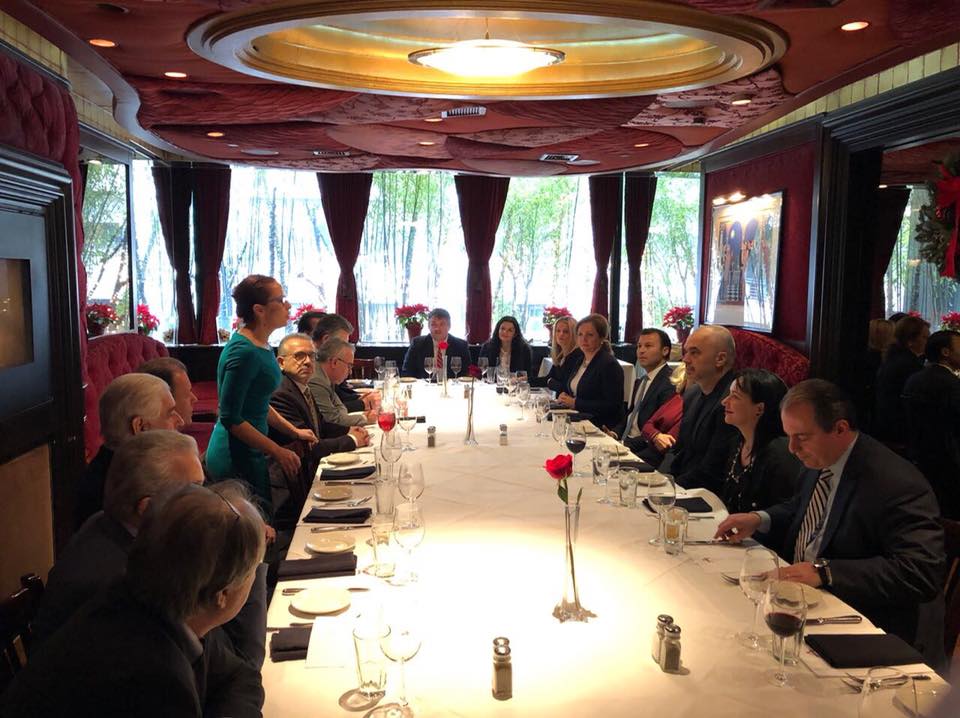 Rama takohet në New York me sipërmarrës shqiptarë