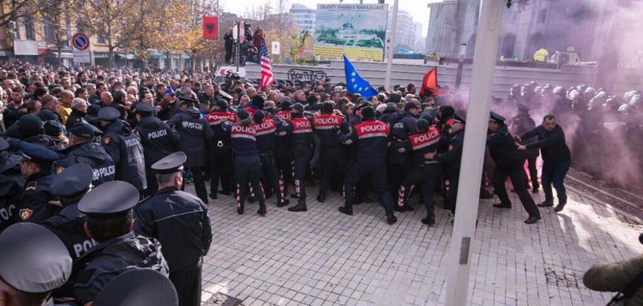 Detyrim paraqitje për 6 të arrestuarit në protestë