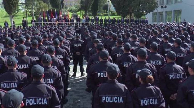 Mësuesit dhe Policët, nuk ka shpërblim për festat e fundvitit