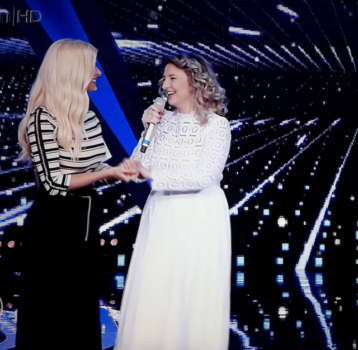 Erisa Xhixho zbulon lajmin e madh gjatë spektaklit