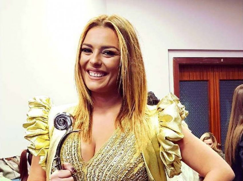 Sa kohë mund të qëndrosh pa bërë seks? Habit Anxhela Peristeri!