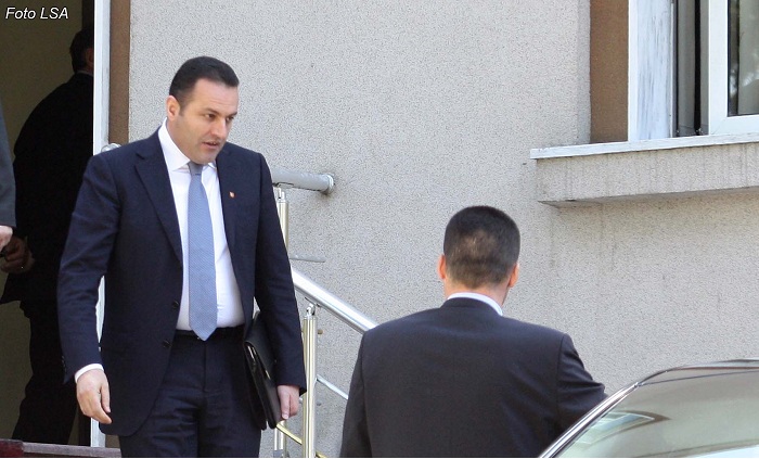 Llalla mbërrin në Prokurori, do t’i dorëzojë detyrën Arta Markut