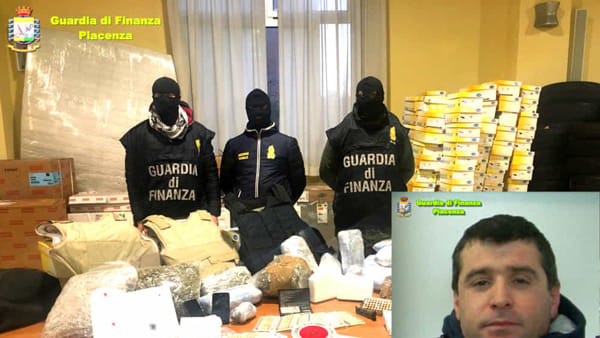 Në pranga shqiptari dhe italiani, bashkëpunëtorët e shqiptarit “të rrezikshëm” (FOTO)