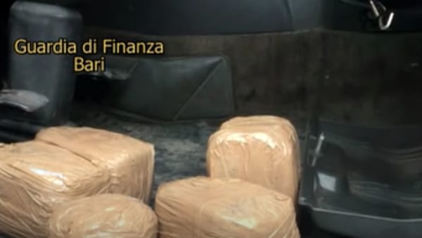 Arrestohet shqiptari, kapet me 2.4 kg heroinë