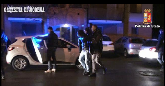 “Stoli” çon në pranga 4 shqiptarë, parukieria ishte personi ‘kyç’