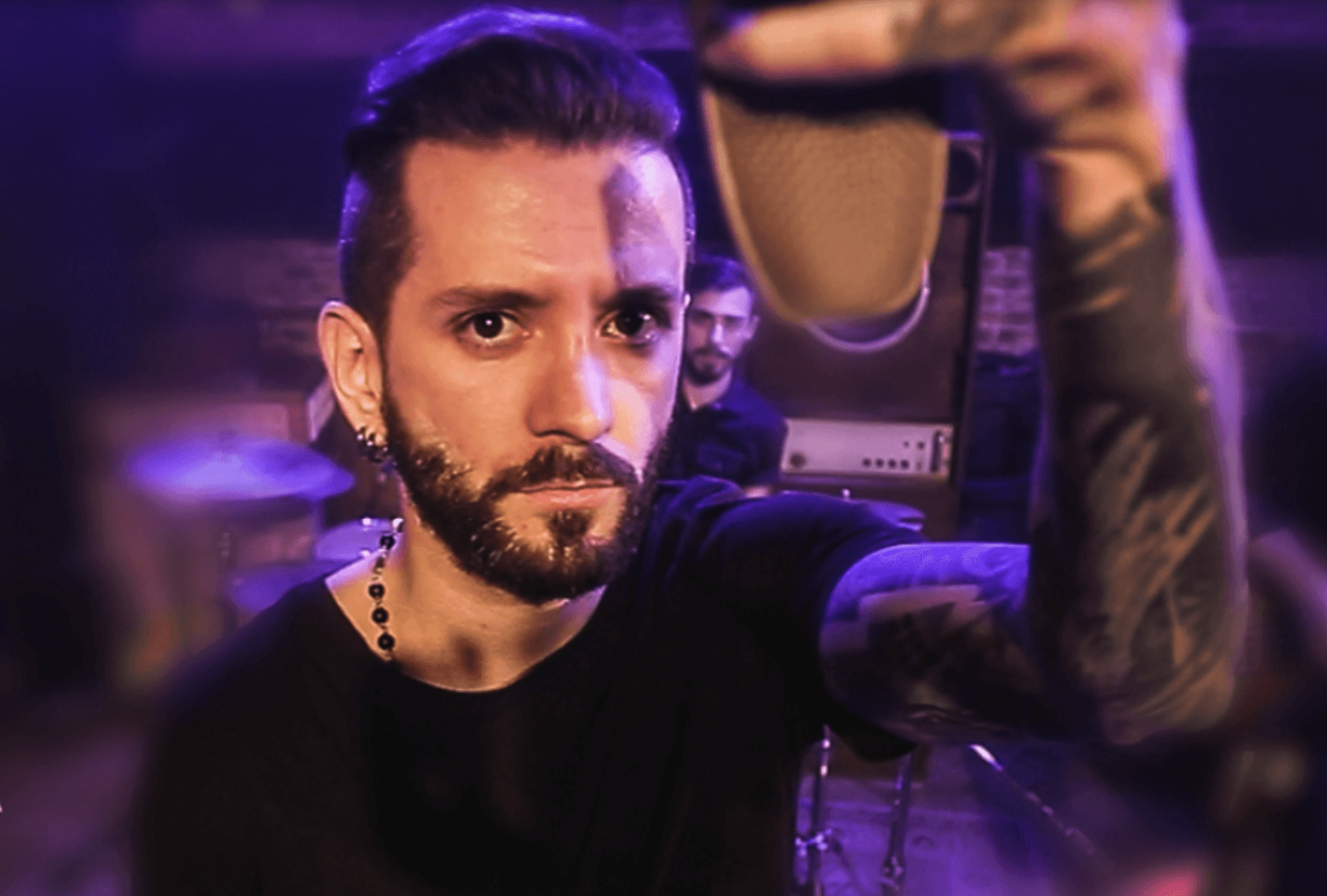 Fitoi festivalin, Eugent Bushpepa: Mësohesh me goditje bërrylash