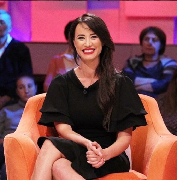 Protestë e tym, moderatorja hyn në Kuvend dhe poston foto me Ramën