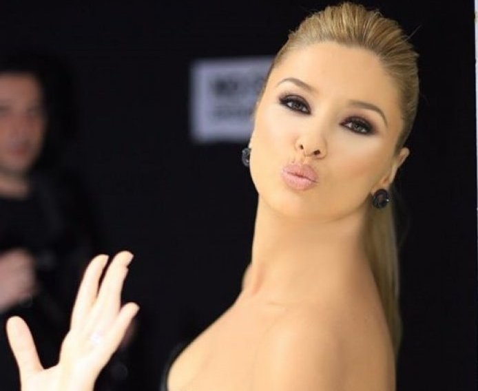 Alketa Vejsiu poston foton e vajzës dhe i dedikon fjalë të ndjera