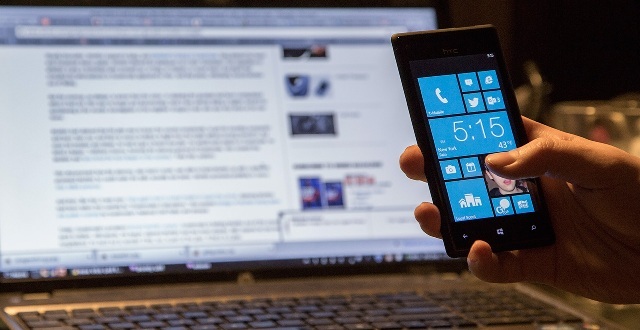 Katër mënyra të humbjes së kohës në punë pa e kuptuar aspak