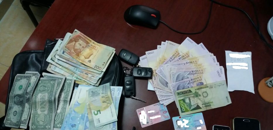 Arrestohen 2 policë dhe një 41-vjeçar