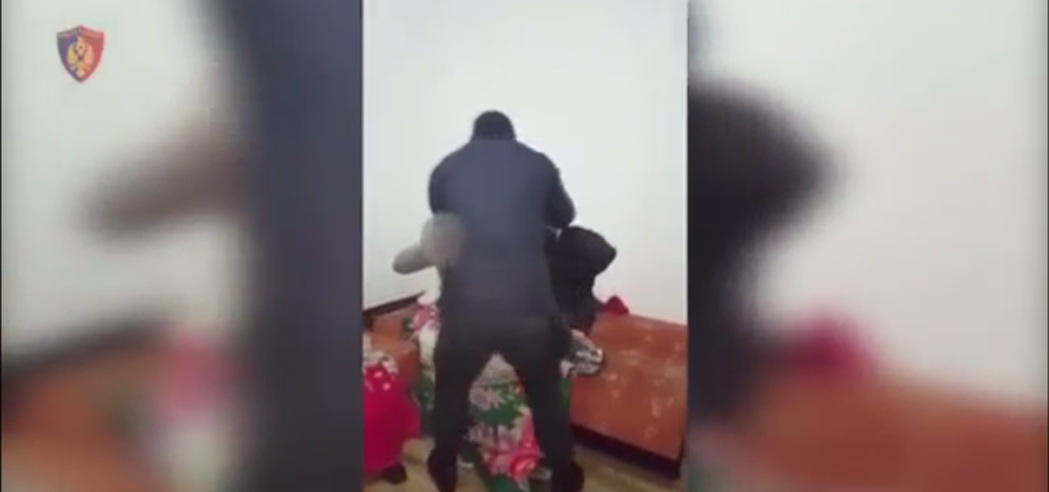 EMRAT/ Sekuestrohen 155 kg drogë, arrestohen “kapot” babë e bir dhe 7 punëtorë