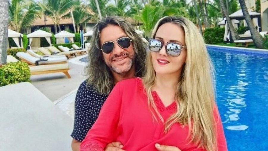 10 vjet dashuri, Gena rrëfen njohjen me bashkëshorten