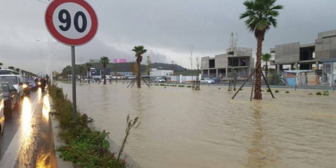 Pritet situatë e rënduar! Si të shkoni nga Durrësi në Tiranë, akset ku duhet të bëni kujdes