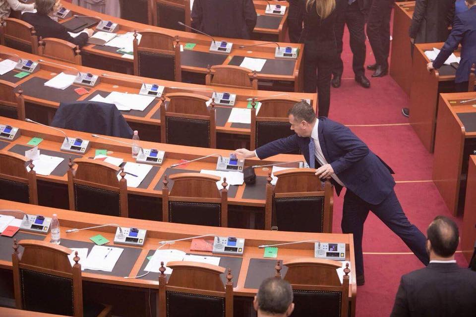 ‘Votoi në emër të deputetit të PD’, reagon Taulant Balla