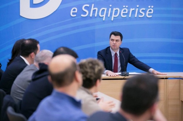 Çfarë po ndodh në PD? Basha heq 10 vetë nga administrata