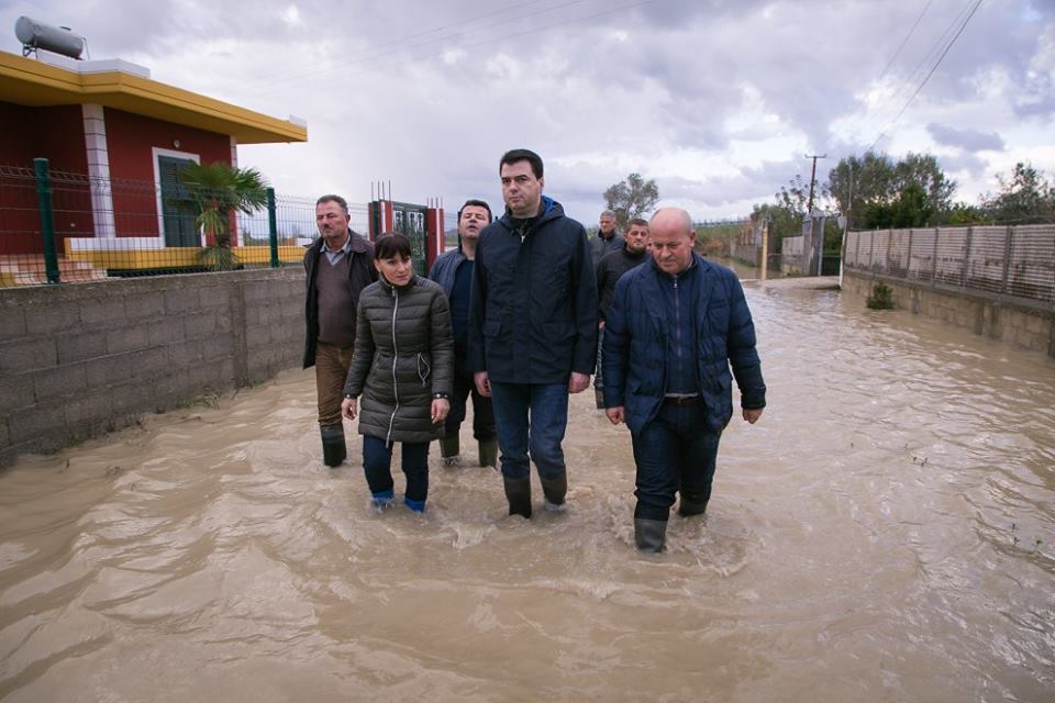 Përmbytjet, Basha sulmon Ramën: Spektakolare si qeveria ka braktisur popullin