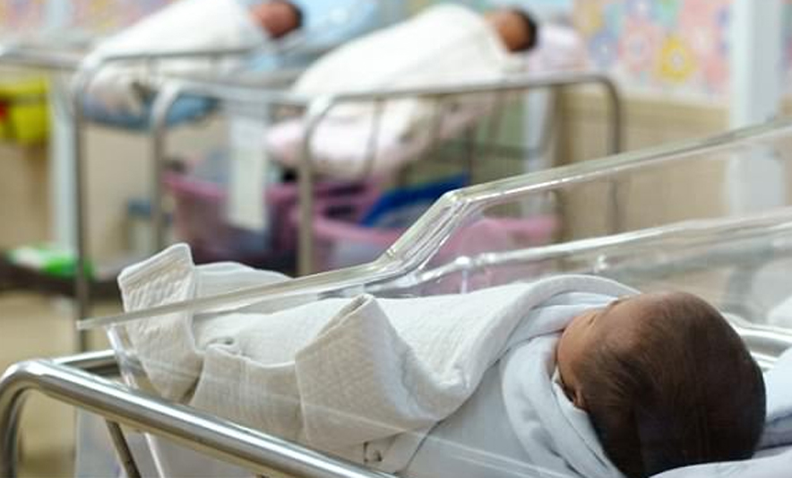 42 vjeçe dhe sjell në jetë fëmijën e 20-të