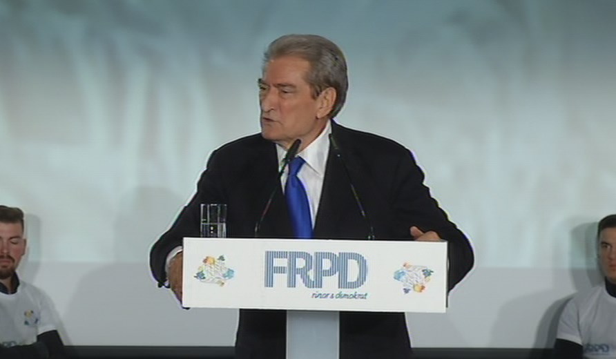 Berisha mesazh të rinjve: Guxoni! Ngrihuni dhe hidheni në Lanë këtë qeveri!