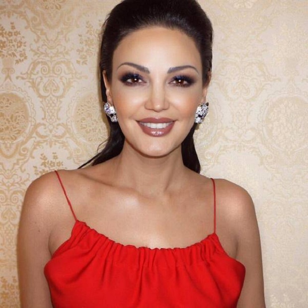 FOTO/ Bleona fyen aktorin shqiptar: Kush është ky mjekër cjap ?