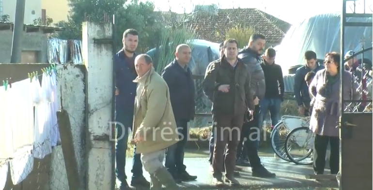 Bylykbashi viziton zonat e përmbytura: Dako është prova e dështimit të ndarjes territoriale (VIDEO)