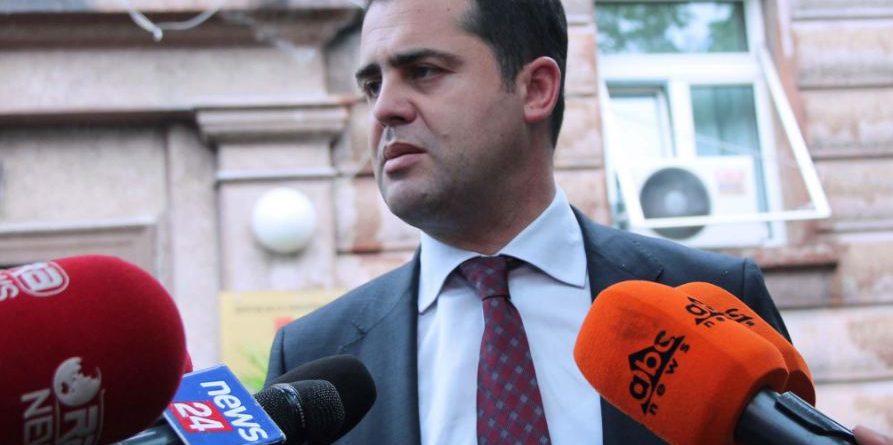 Deputeti durrsak: Mazhoranca kërkon kapjen e Prokurorit të Përgjithshëm