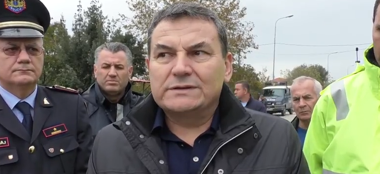 Çako: Vjosa doli nga shtrati pas prurjeve të jashtëzakonshme nga Greqia