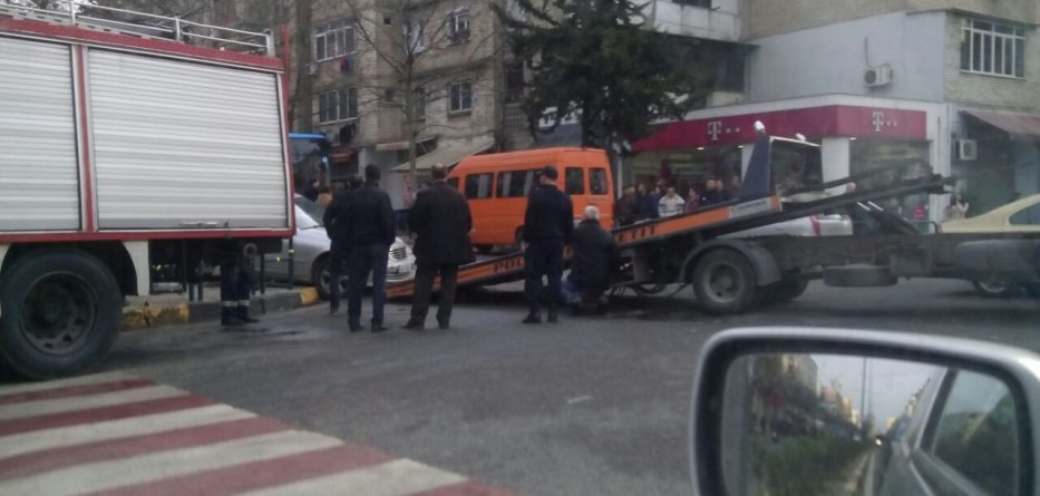 Aksident i frikshëm në mes të Tiranës, plagosen 3 vajza dhe 1 djalë