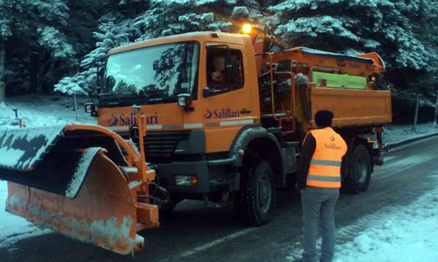 Zhbllokohet Qafa e Llogarasë, kalimi me zinxhirë