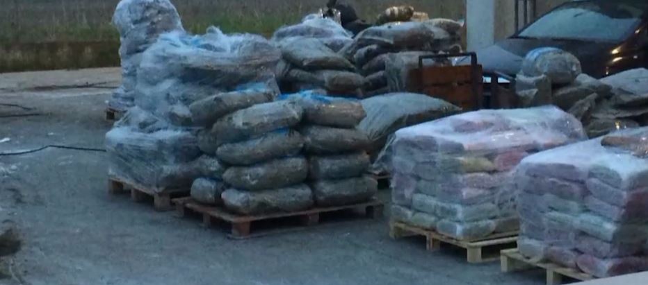 Policia zbardh skemën e trafikut të drogës me kamionë nga porti i Durrësit, 12 në pranga