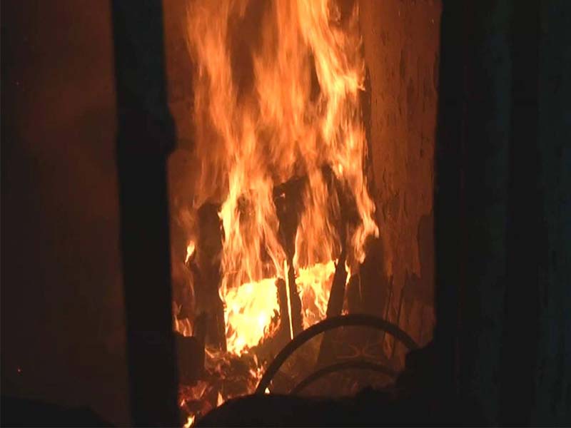 Banesa përfshihet nga zjarri, humb jetën gruaja e moshuar brenda