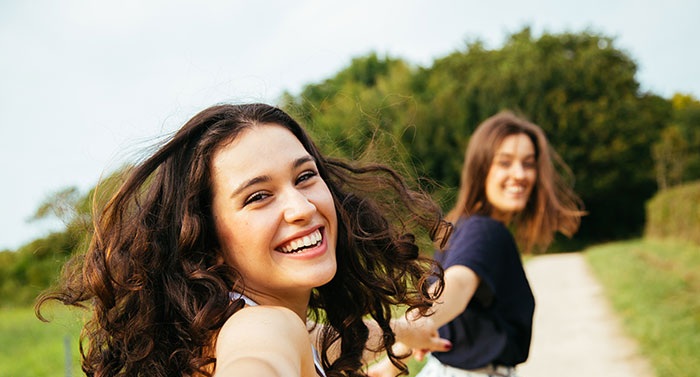 10 arsye përse motra e madhe është gjëja më e vlefshme që keni në jetë