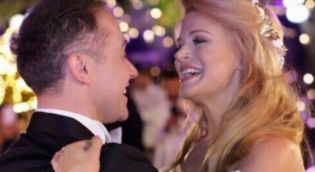 “Burrë e grua mish e thua”, Orinda vesh rrobat e Turit (FOTO)