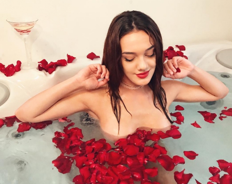 Klaudia Pepa shmang konfliktet, bllokon komentet në Instagram