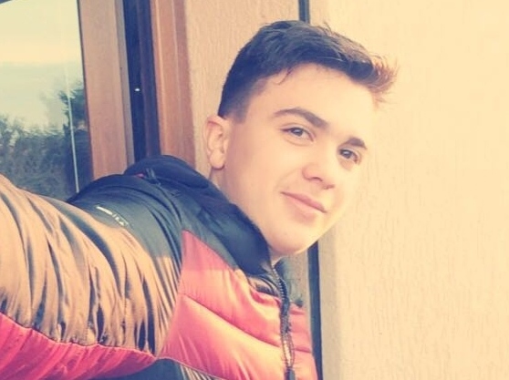 Sëmundja e rëndë i merr jetën për 8 muaj 16-vjeçarit shqiptar