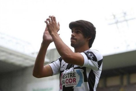 Ndahet nga jeta futbollisti 20-vjeçar, klubi i tij e mbështeti deri në fund