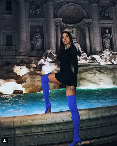 ‘Bëj seks me mua dhe fito para’. Modelja shokon sërish (FOTO)