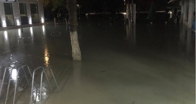 Lumi Osum del nga shtrati, uji vërshon në qytet