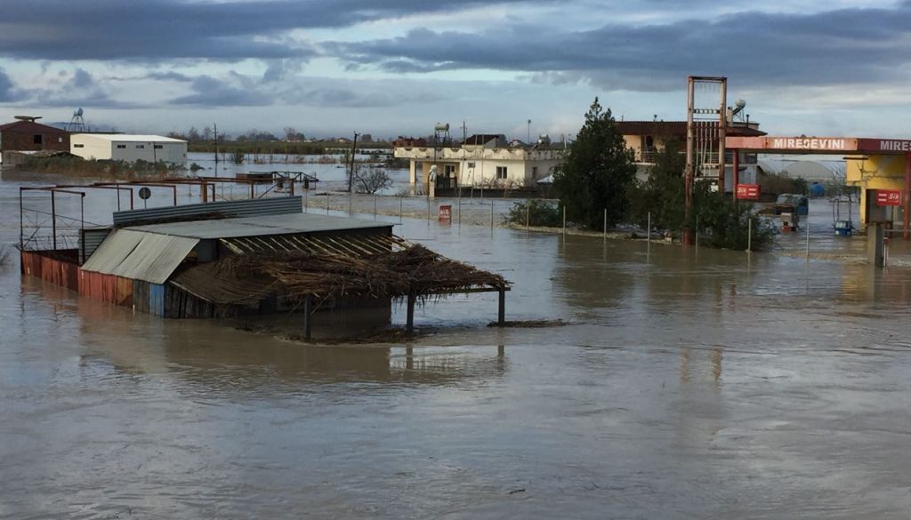 Komiteti i Emergjencave: Shpëtohen 1552 qytetarë nga përmbytja