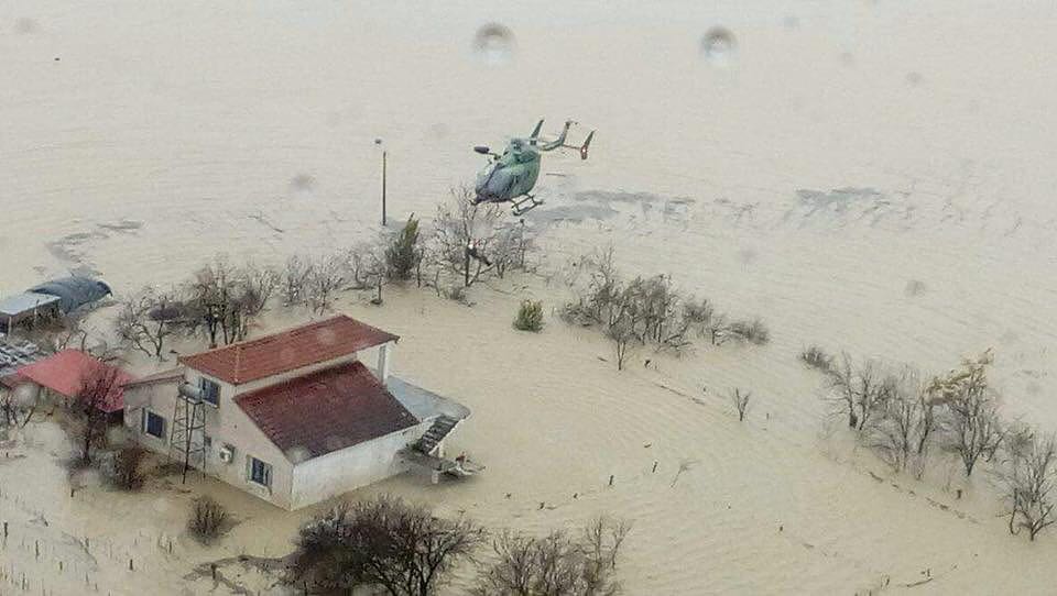 Pas përmbytjeve nis verifikimi i dëmeve në terren