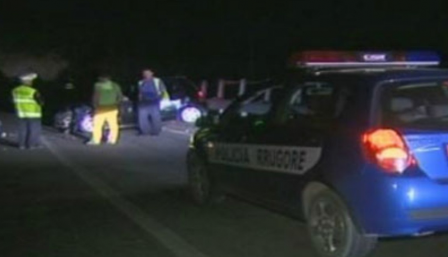 Aksidentohen dy makina, plagoset nëna 23-vjeçare dhe djali i porsalindur