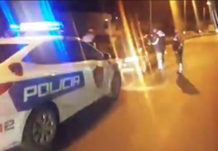 I dehur dhe lëvizte në sens të kundërt, policia ndalon shoferin (VIDEO)